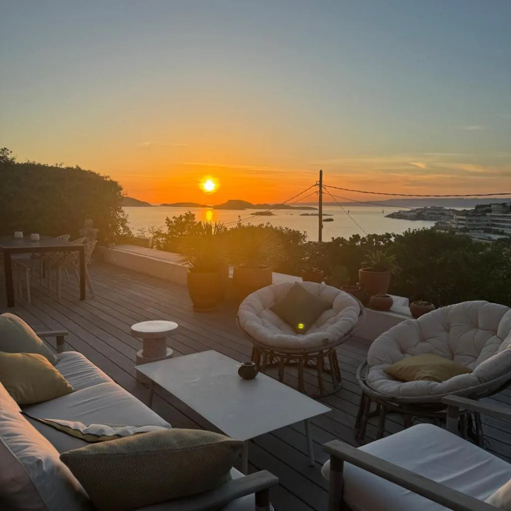 Photograph of Waterfront villa with pool, sea view