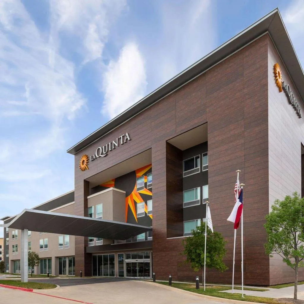 Photograph of La Quinta Inn & Suites by Wyndham Austin Parmer Tech Ridge