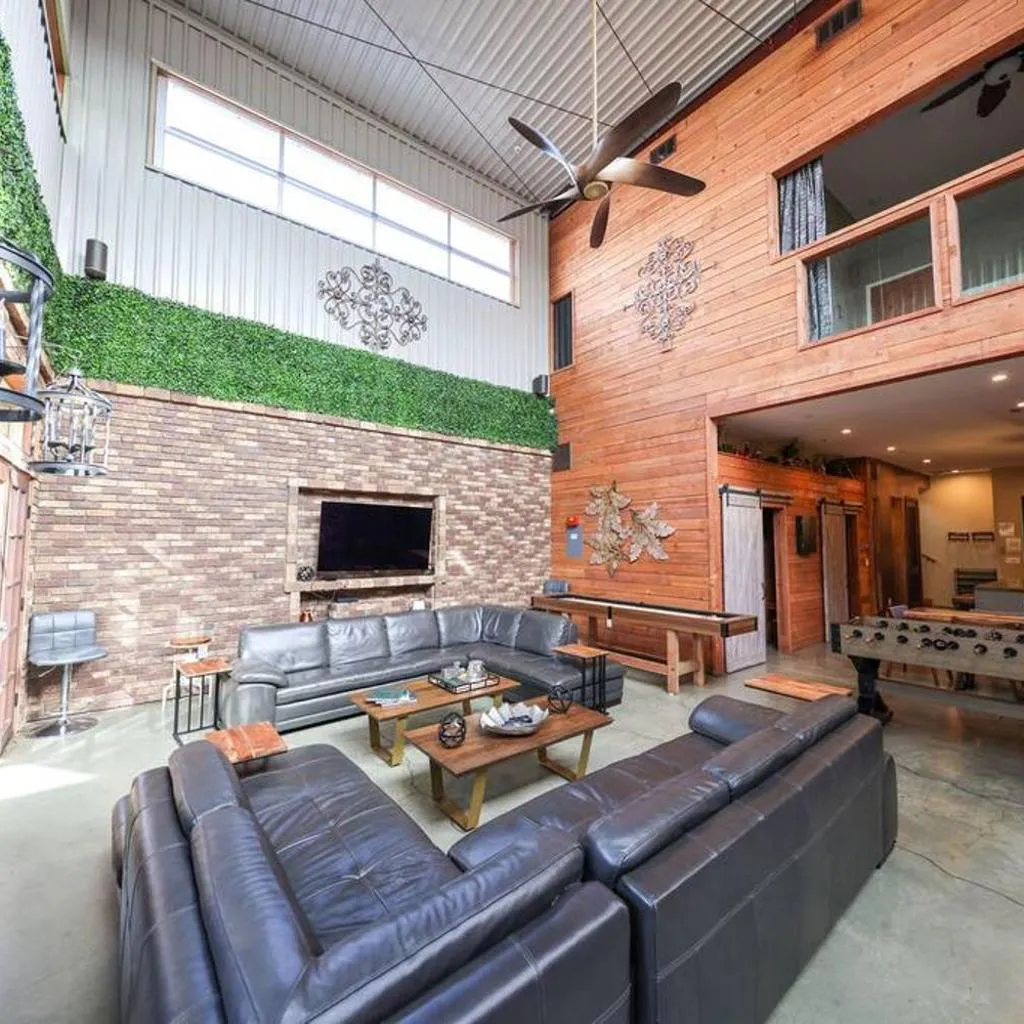 Photograph of Bamboo Loft 6BR, 24 guests