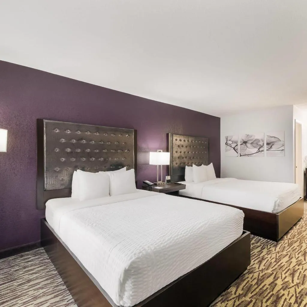 Photograph of Clarion Inn & Suites Across From Universal Orlando Resort