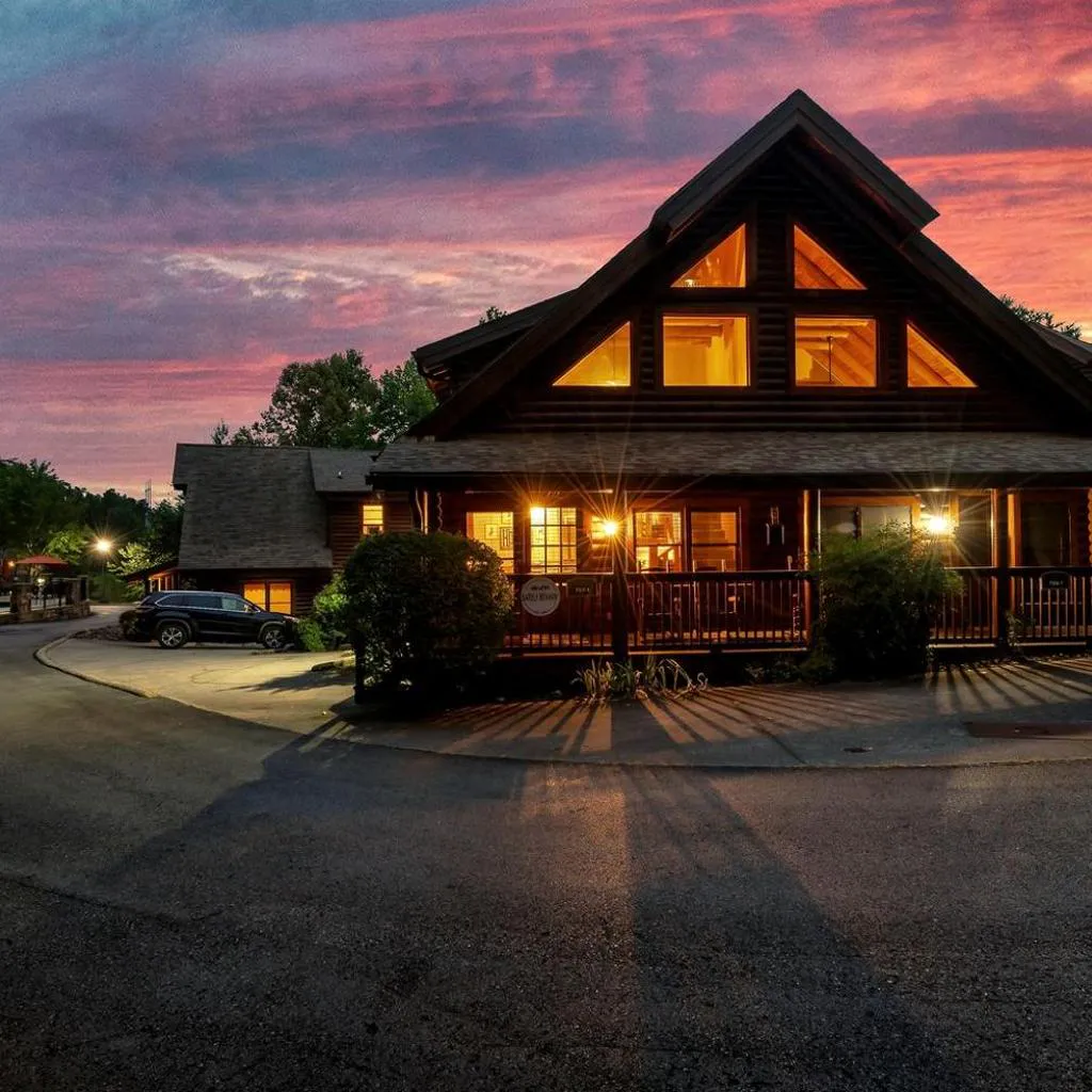 Photograph of Wonderful Cabin with Spa and Equipped Deck in Tennessee
