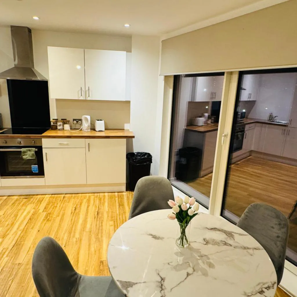 Photograph of Water Front Apartment Manchester, Luxury 2BR Ensuite Gym &Cinema