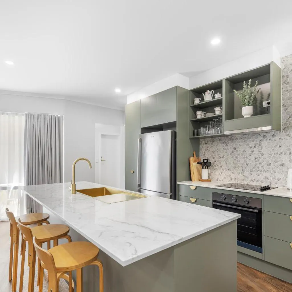 Photograph of 3 Bedroom City Apt, Big Yard & Park Views - Sleeps 7