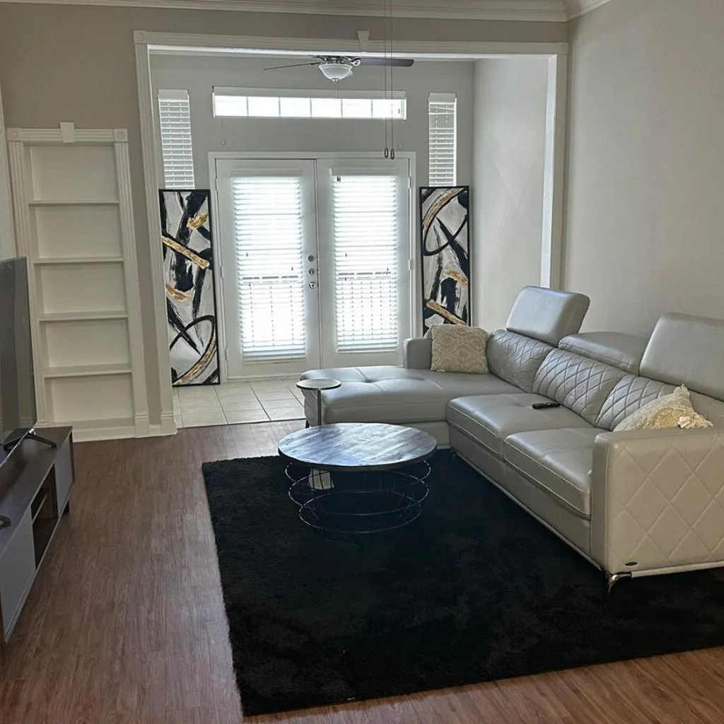 Photograph of Uptown Galleria Area 2 bedrooms luxury 2 bathrooms
