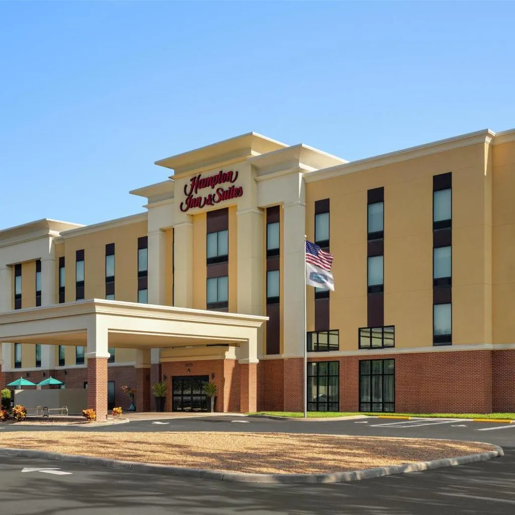 Photograph of Hampton Inn & Suites by Hilton Tampa Busch Gardens Area