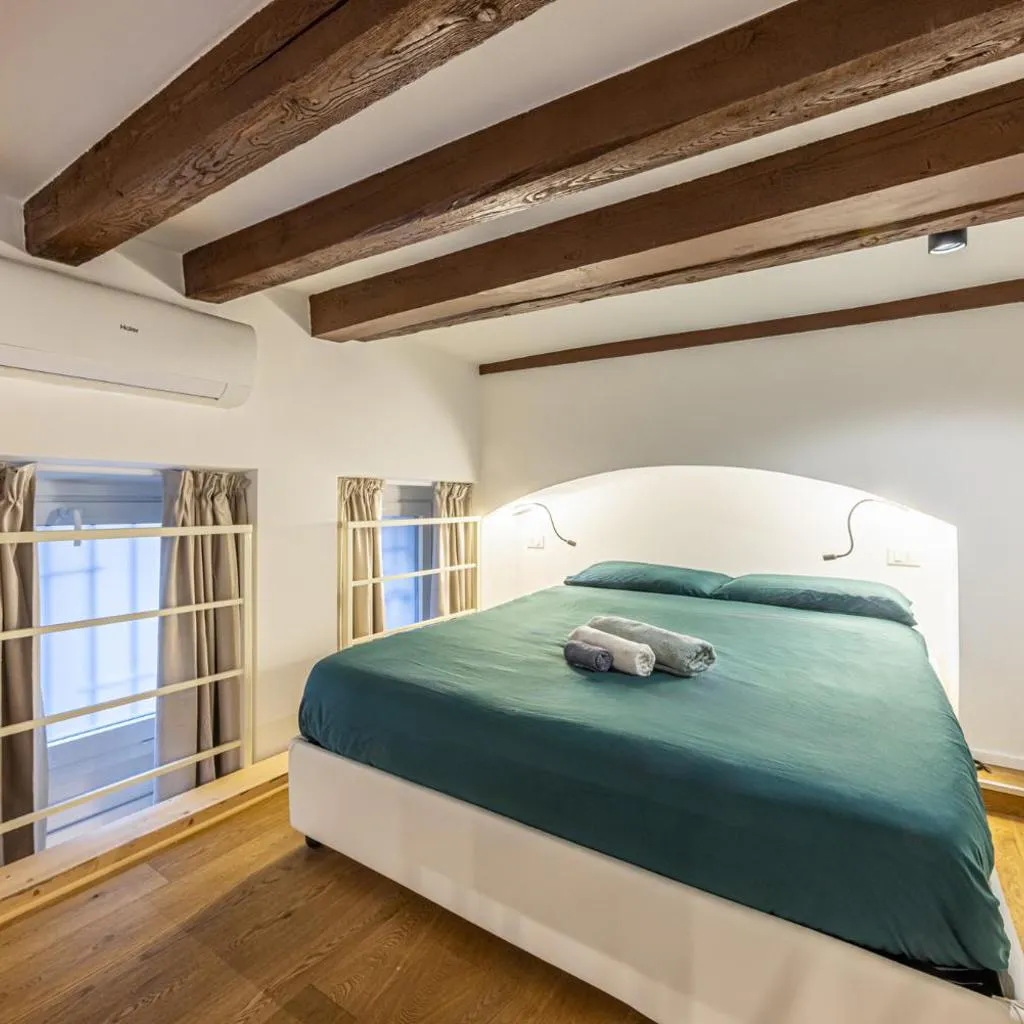 Photograph of Cozy Loft In Charme Position Porta Venezia