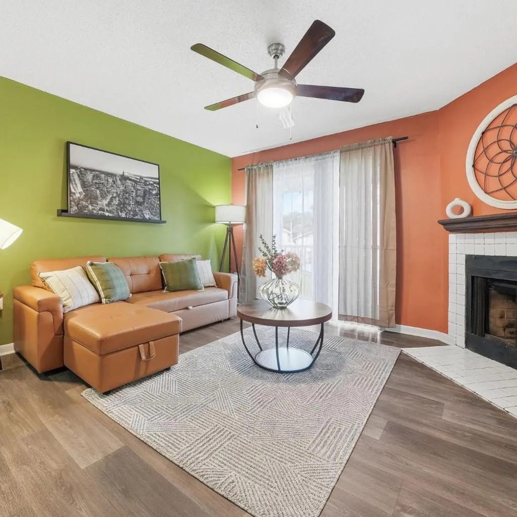 Photograph of Modern 2BR2BA w King Bed, Pool Gym #10