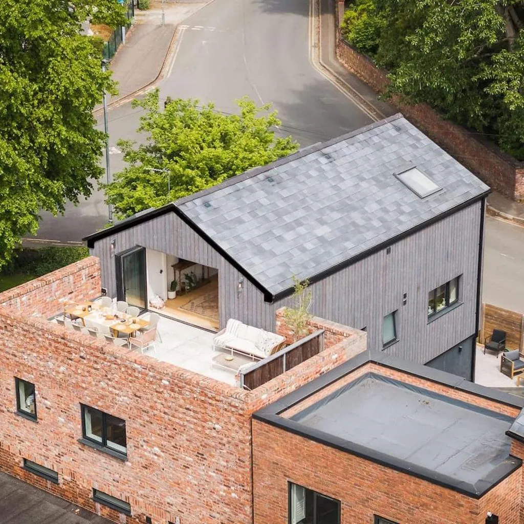 Photograph of Luxury Barnhouse, Rooftop, 5 Ensuites, Manchester