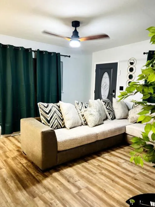 Photograph of 3bdrm home near Orlando Fairground, Downtown & Universal
