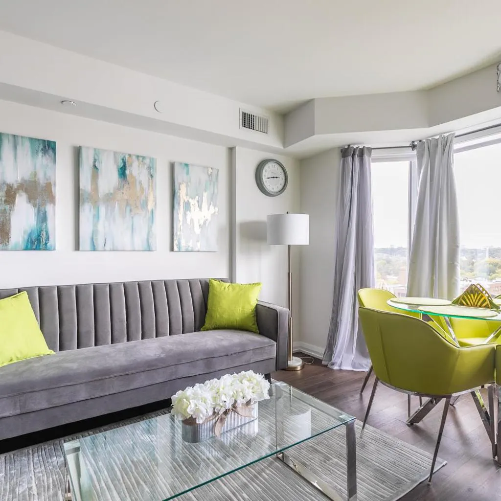 Photograph of Forest 1Bd & DEN in Yorkville 10 Floor