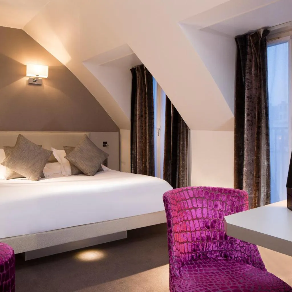 Photograph of Hôtel Jacques de Molay - Fitness & Sauna