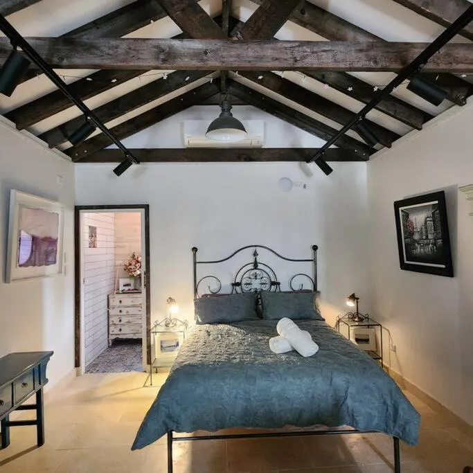Photograph of Stylish Gallery Sleep 4 , Near Parramatta CBD