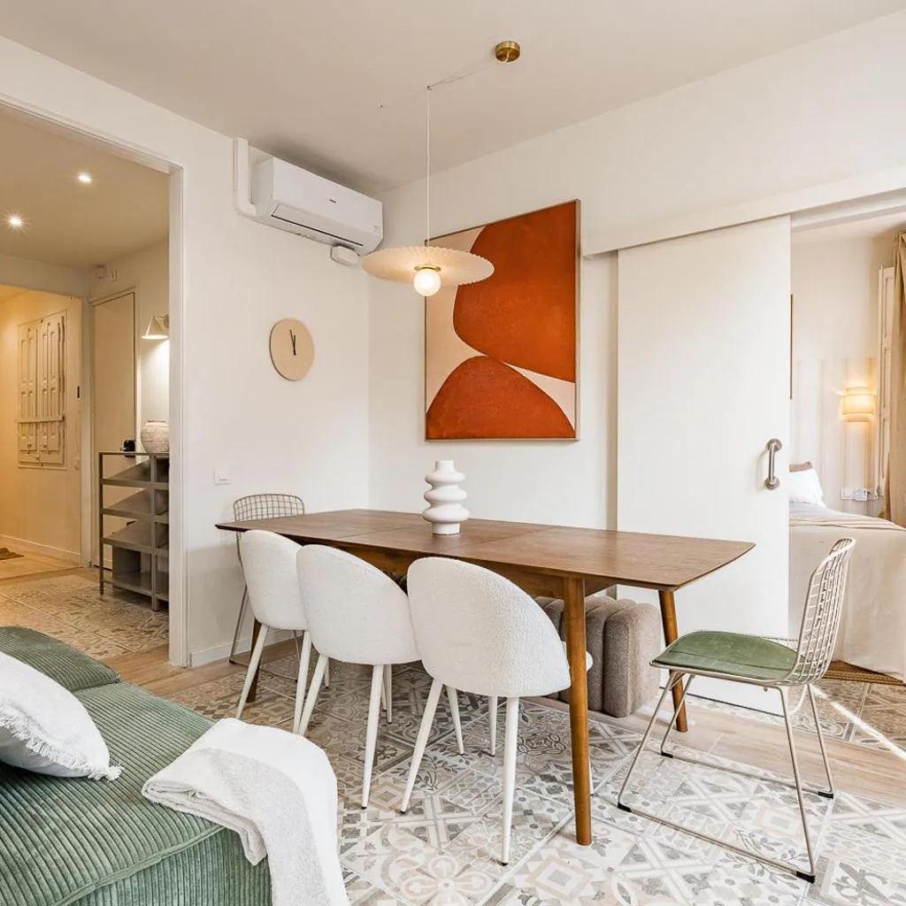 Photograph of Lovely Apartment with Balcony in Sagrada Familia