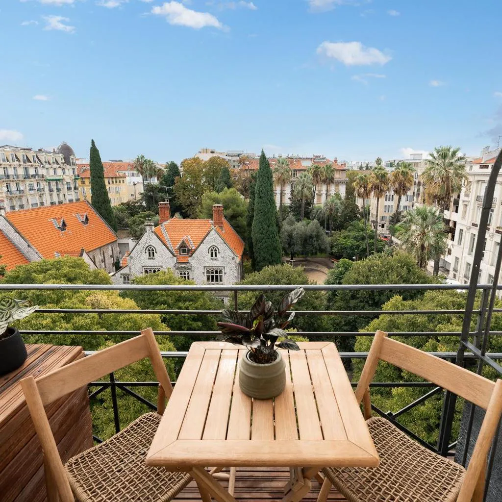 Photograph of Nice Renting - HUGO - Luxury Honeymoon Suite Terrace Park View Free Parking