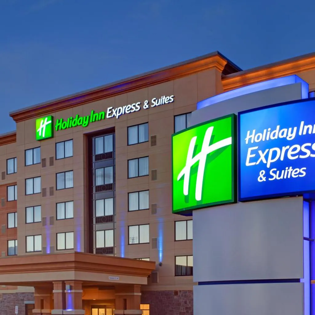 Photograph of Holiday Inn Express & Suites Ottawa West - Nepean by IHG