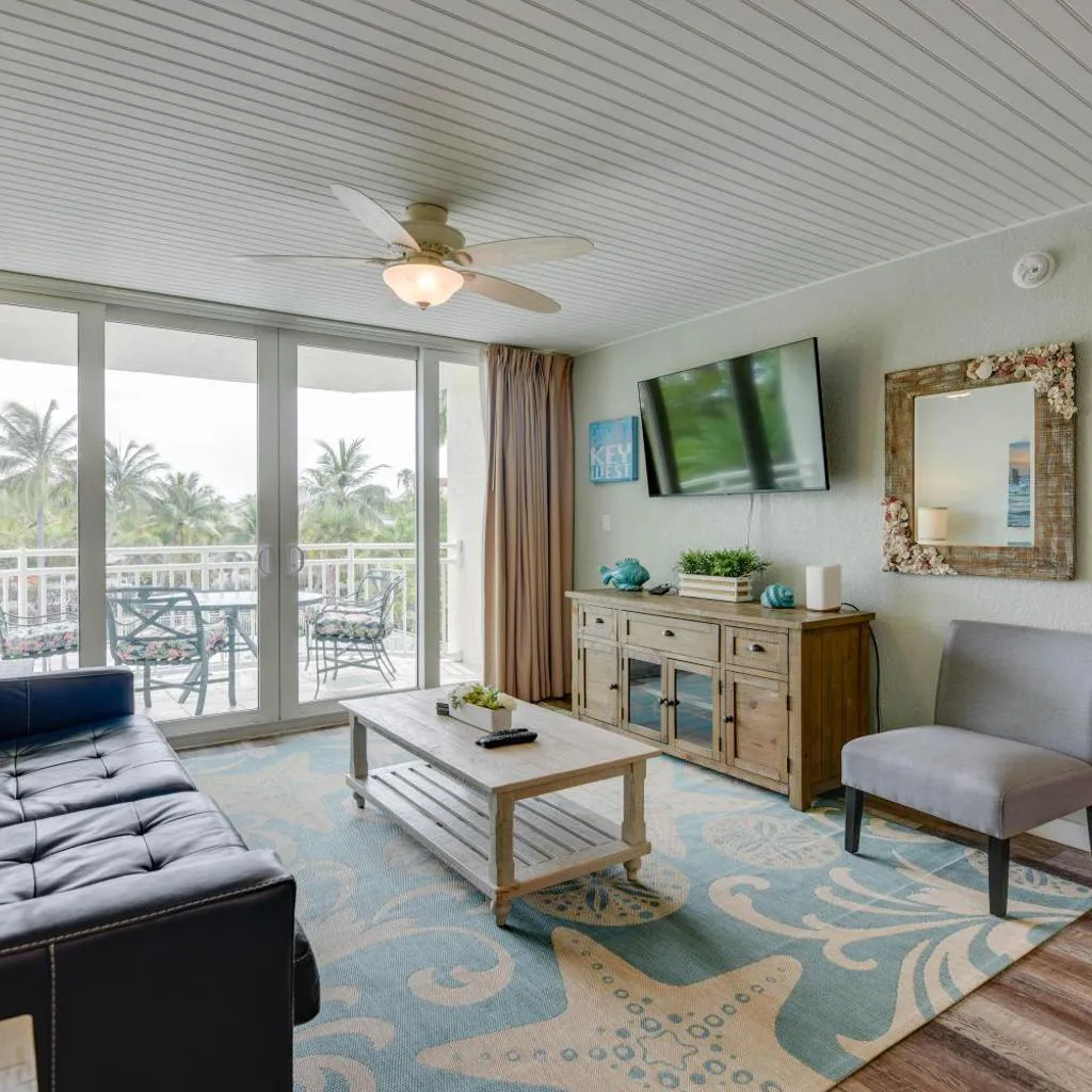 Photograph of The Saint Martin Suite - Sunrise Suites