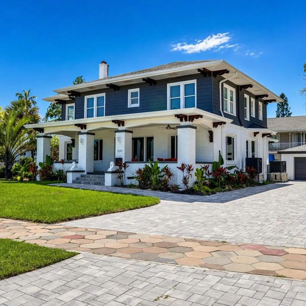 Photograph of Historic Saint Petersburg Home with Sunrises Over Tampa Bay