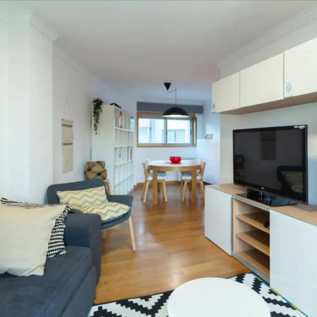 Photograph of Host Wise - Deluxe Modern Flat w Balcony