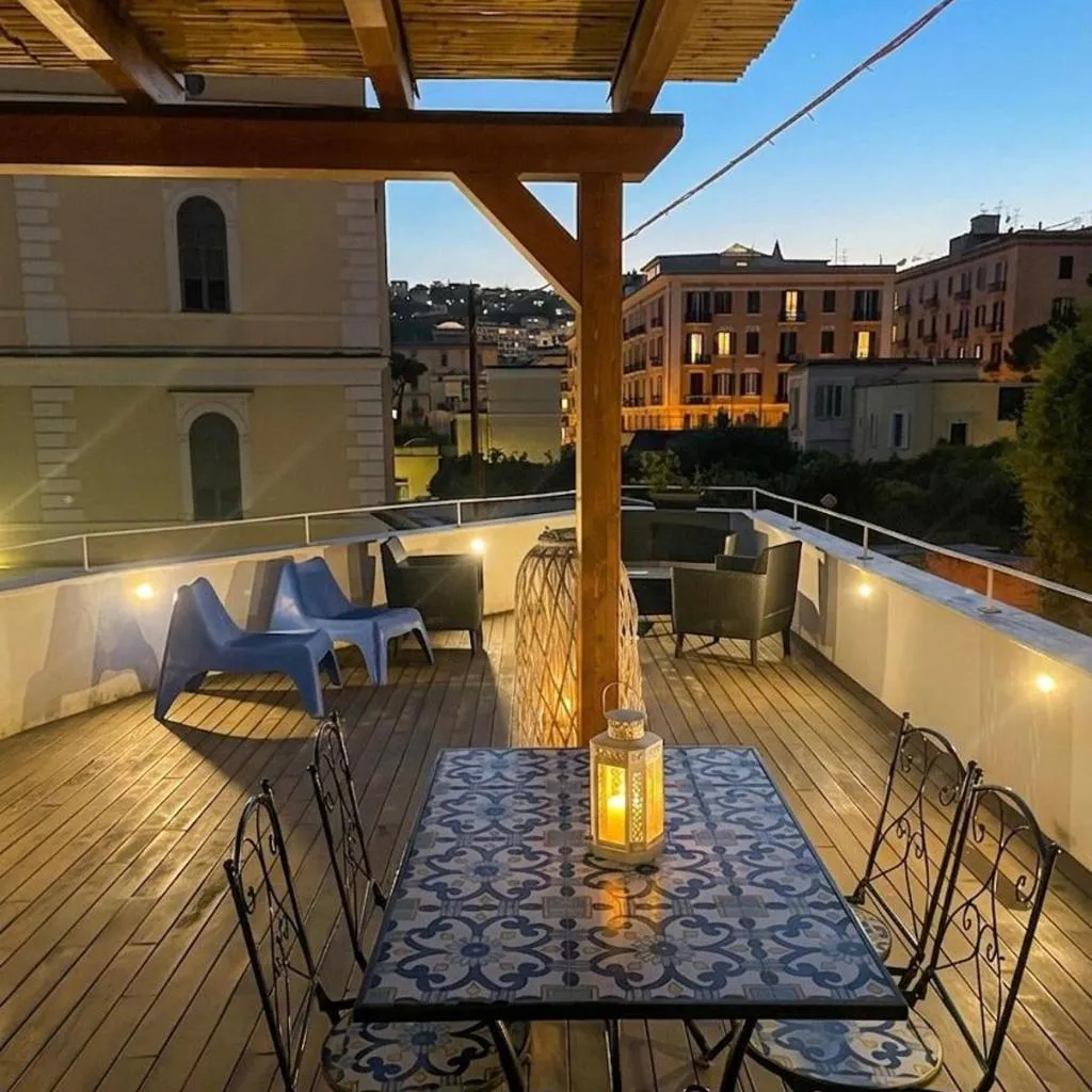 Photograph of Casa con terrazza esclusiva vicino al mare Domus Neapolis Happy Holiday