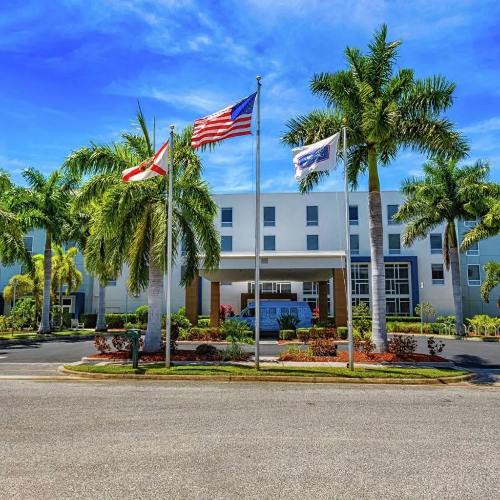 Photograph of Hampton Inn & Suites Sarasota / Bradenton - Airport