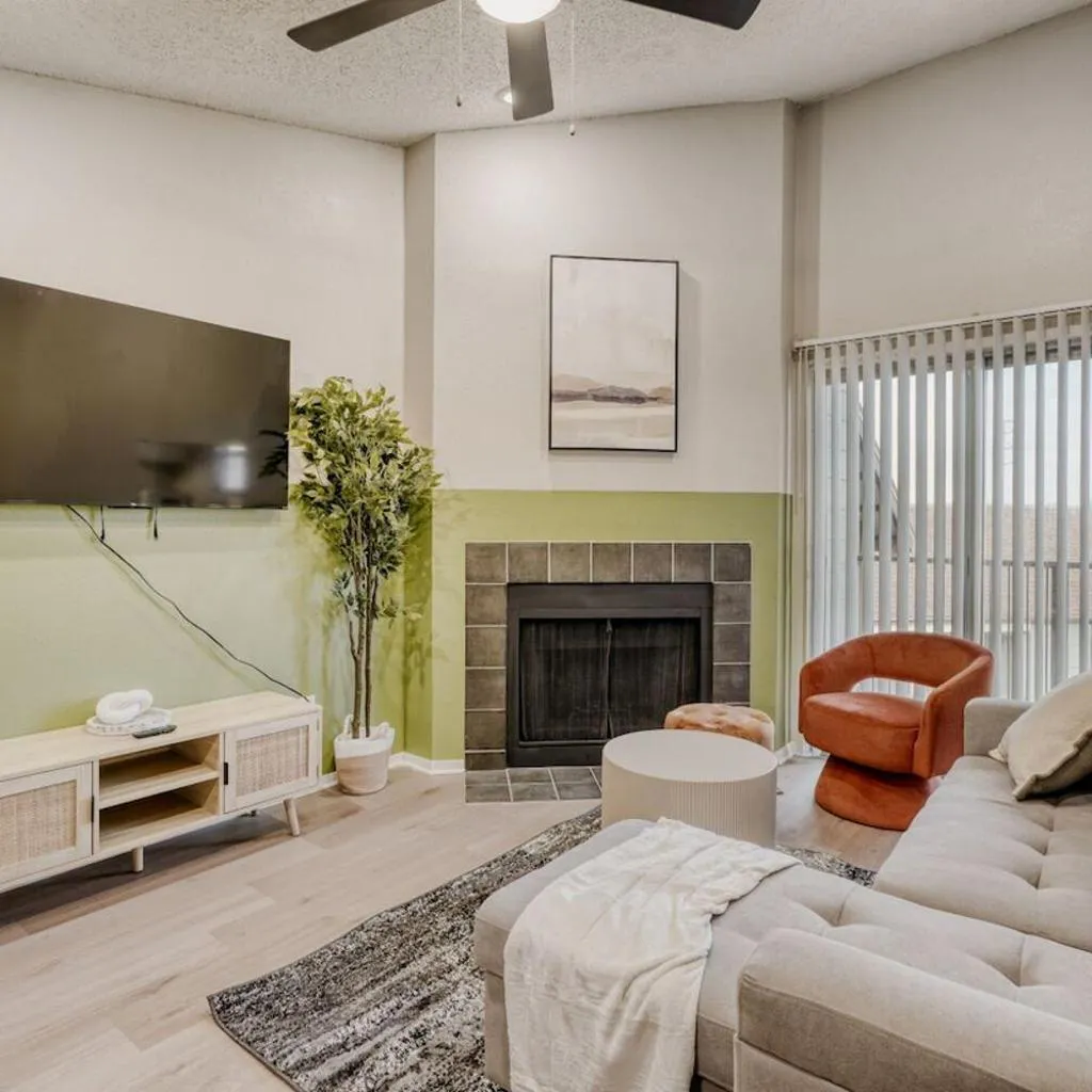 Photograph of Urban Chic Getaway 2B - Sleeps 6 - Pool Prkg, WD