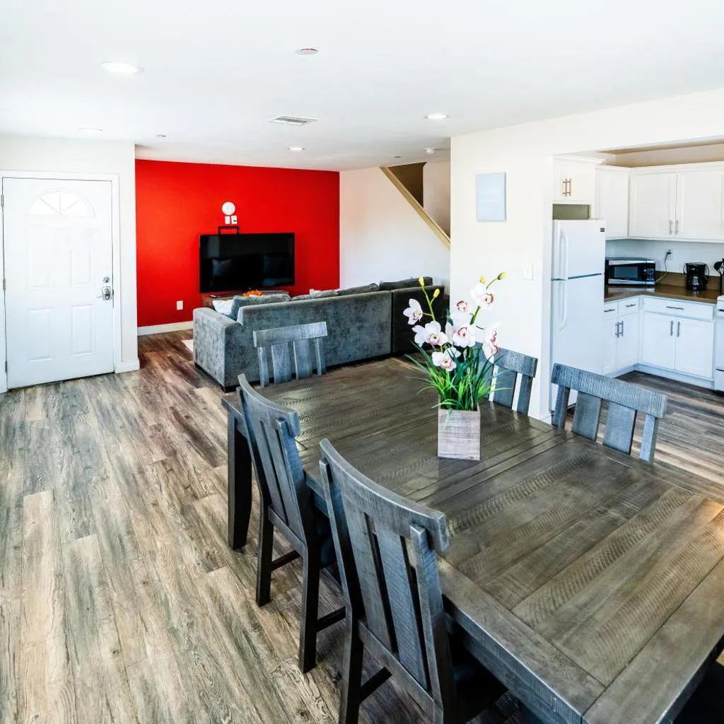 Photograph of Spacious 5BR 3BA Home with Free Parking and WiFi 10 Minutes to Downtown LA Perfect for Large Groups