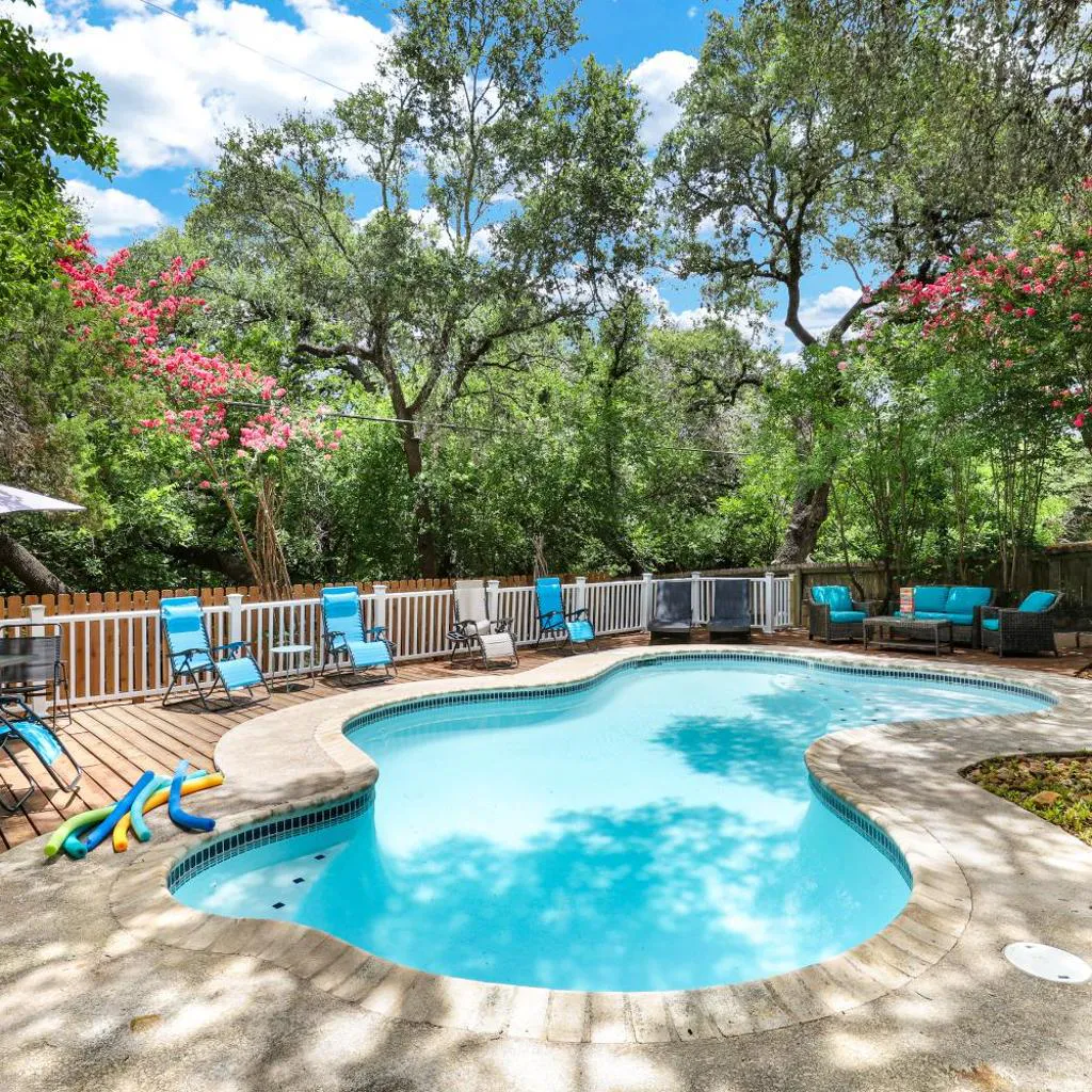 Photograph of Sleeps 21 Private Oasis in the City