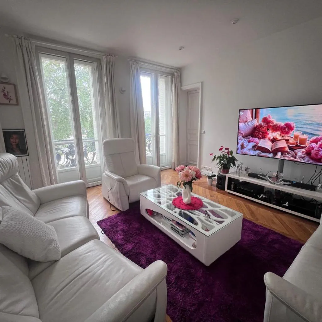 Photograph of Eiffel Dream Abode