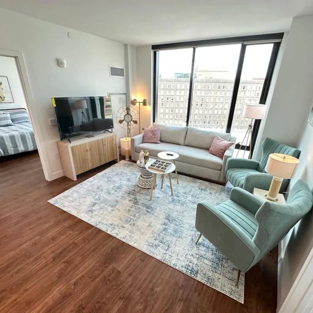 Photograph of Back Bay Central Penthouse with Gym Parking In Unit Washer Dryer