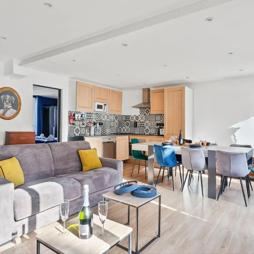 Photograph of Bluestay 130 - Charmant appartement à Paris 2