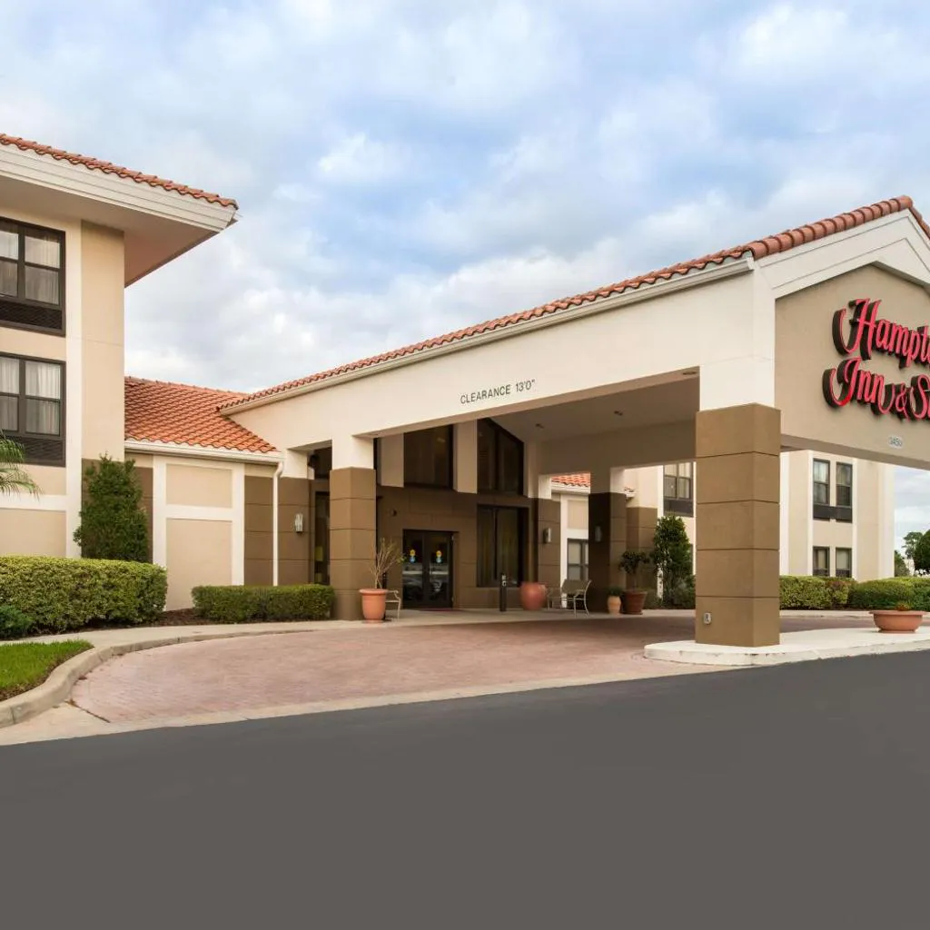 Photograph of Hampton Inn & Suites Orlando-East UCF
