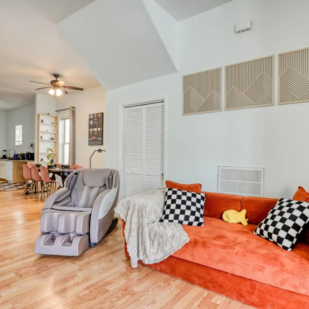 Photograph of Duplex in Savannah - Near Downtown - 4 King Beds & Massage Chair