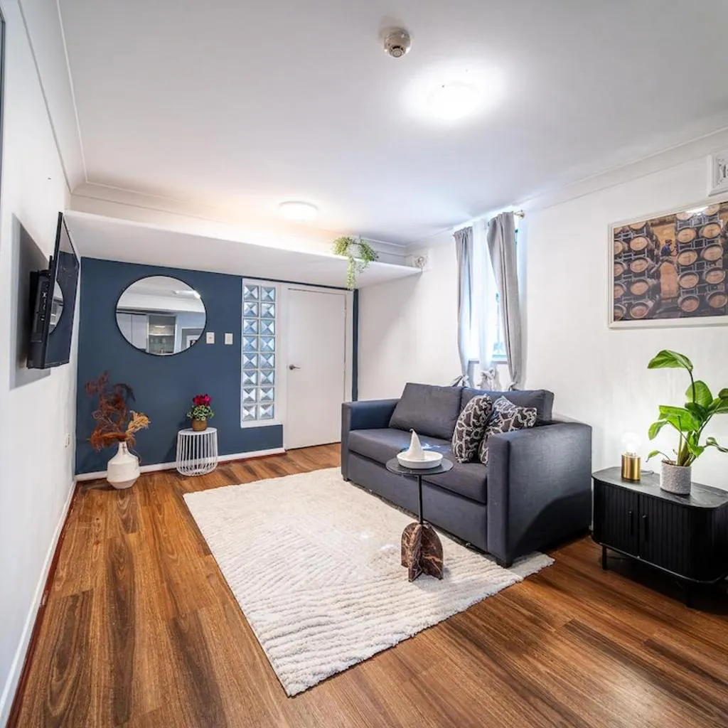 Photograph of Large Surry Hills Home Sleeps 4 Parking