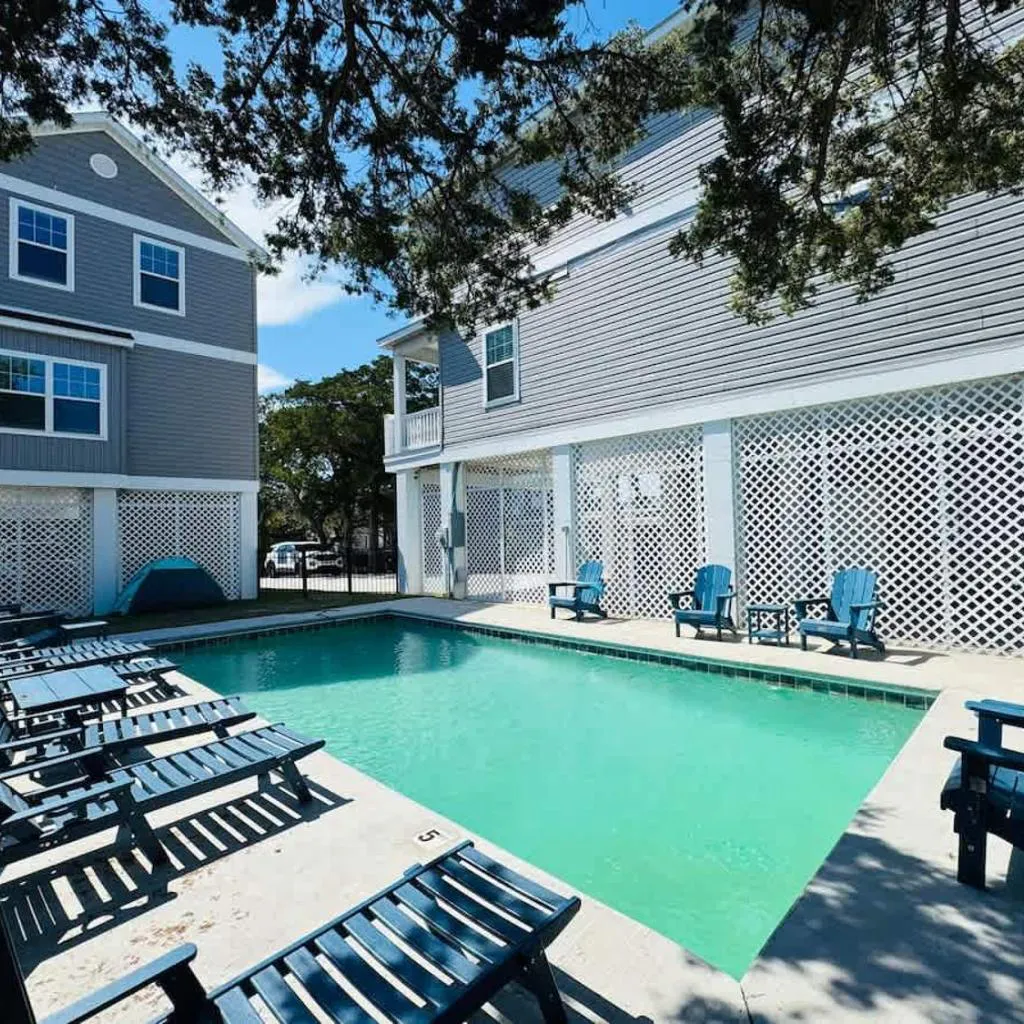 Photograph of Spacious 4BR Townhouse 5 Min Walk to Beach