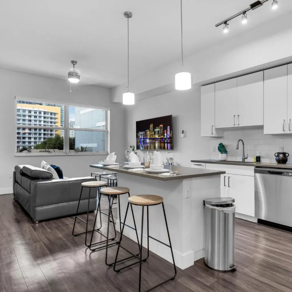Photograph of Sunny 1BR Unit With Free Parking Prime Location