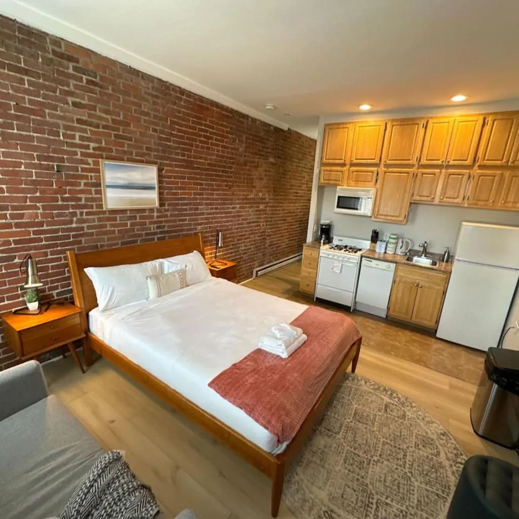 Photograph of Charming Studio Apt Back Bay