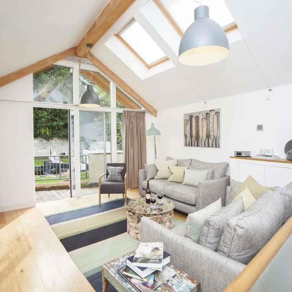 Photograph of 2 Bed in Bath oc-bhr9