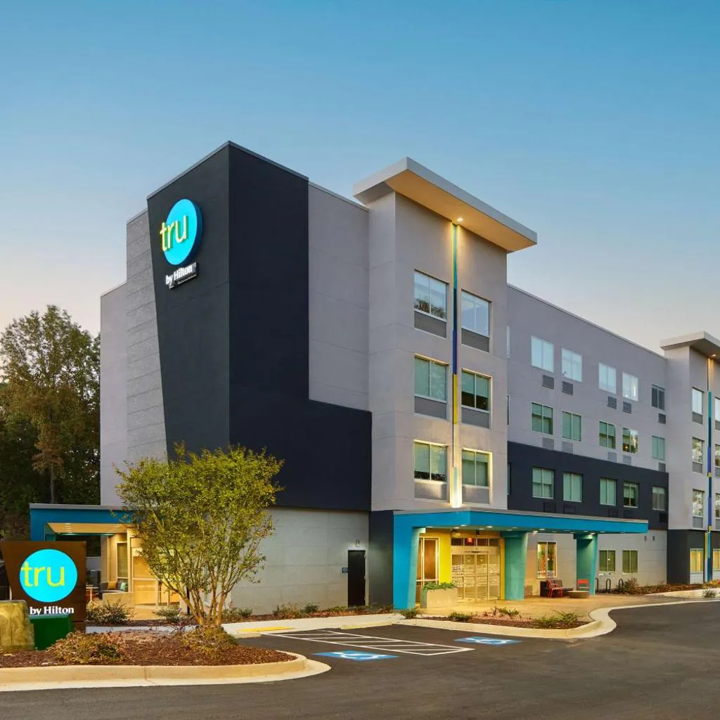 Photograph of Tru By Hilton Atlanta Northlake Parkway, Ga
