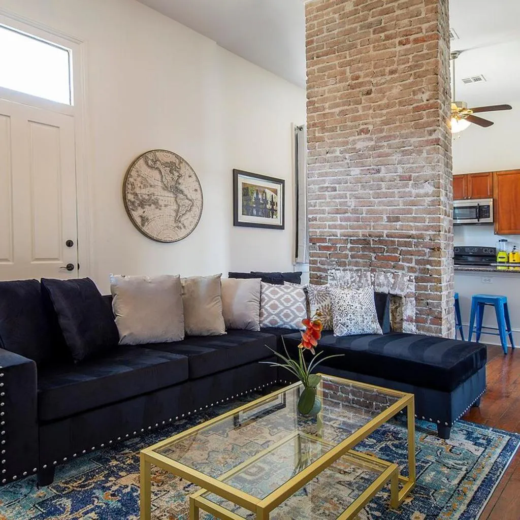 Photograph of Historic 3 bedroom 4blocks from famous St Charles Ave Mardi Gras parade route, steps to Jazz venues and restaurants