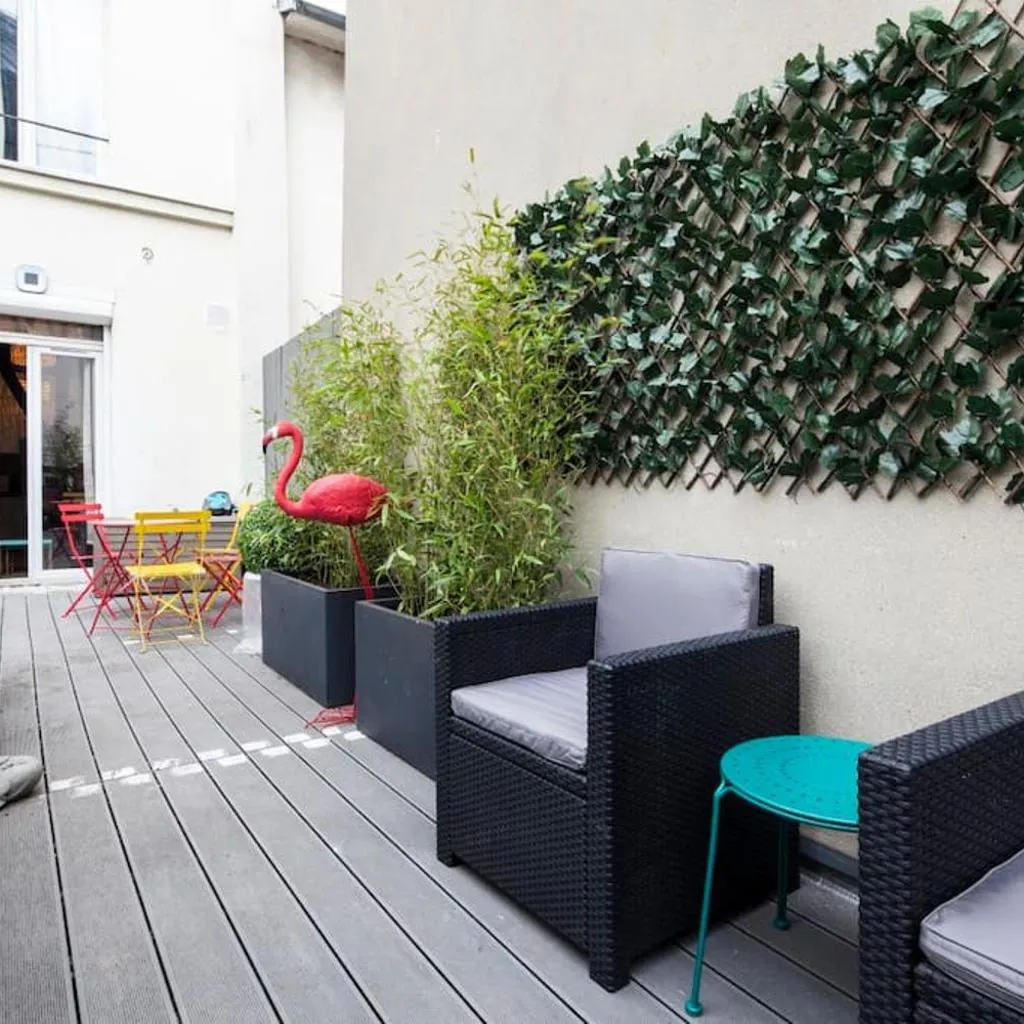 Photograph of Amazing Terrasse in center of Paris