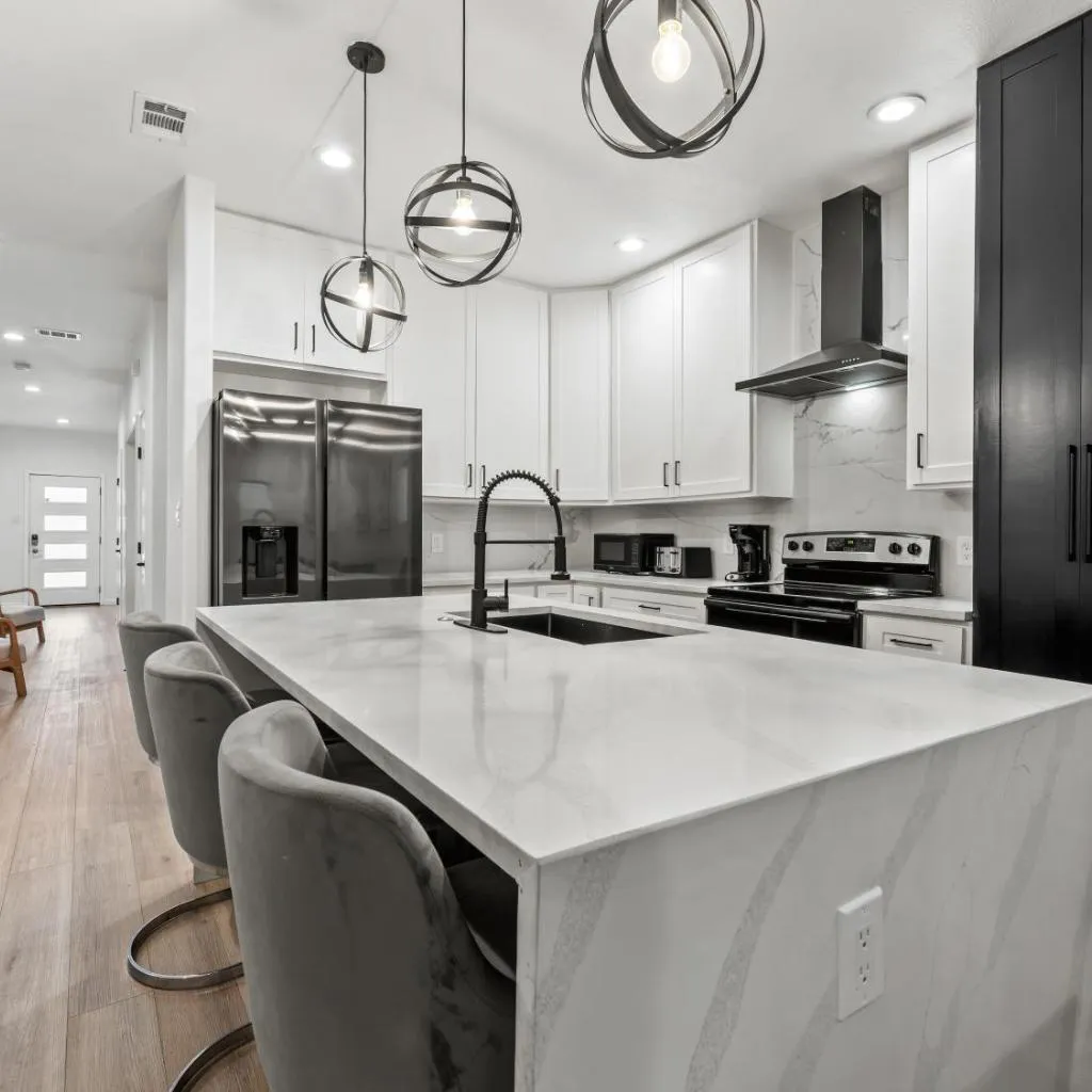 Photograph of Modern Gem Near Downtown!