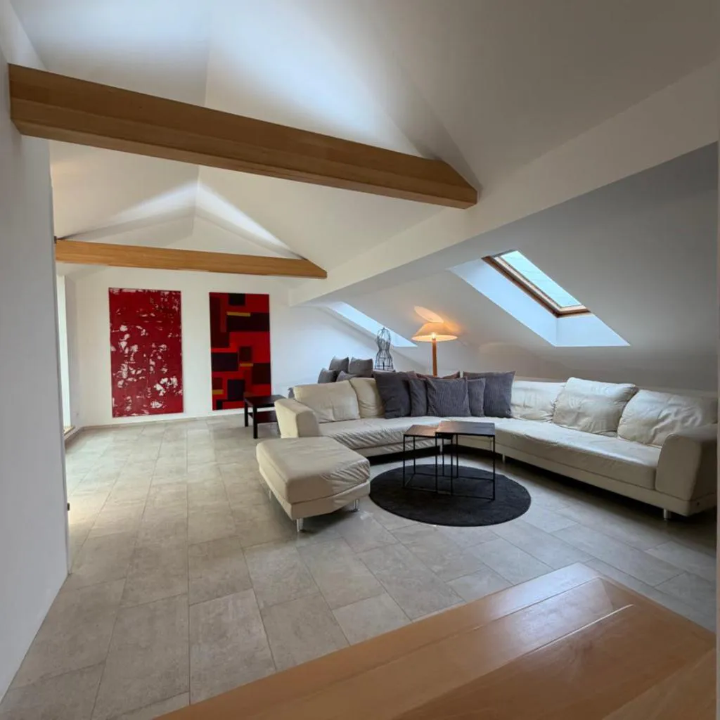 Photograph of undertheroof at