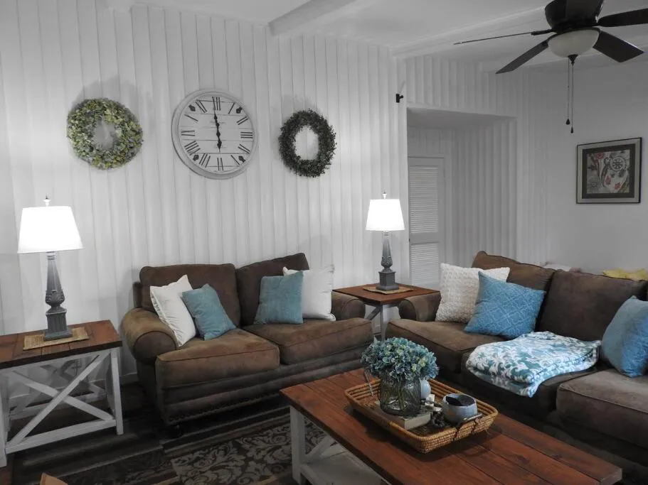 Photograph of Newly Renovated Braeswood Gem -Near Medical Center