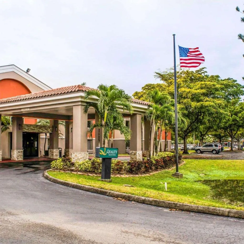 Photograph of Quality Suites Fort Myers I-75