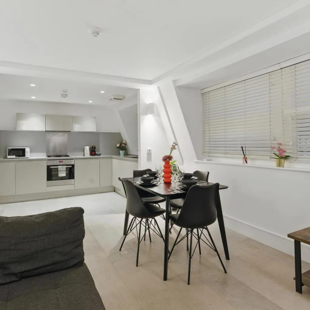 Photograph of Stylish 2BR Clerkenwell Apartment Private Outdoor Space