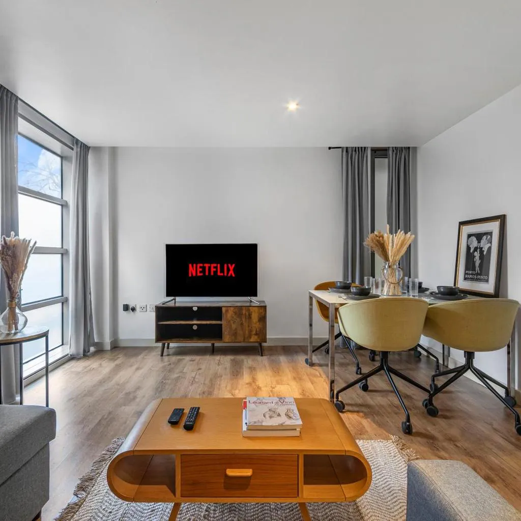 Photograph of Perfect for long stays! London's Famous Brick Lane - 1 Bed Flat Sleeps 5