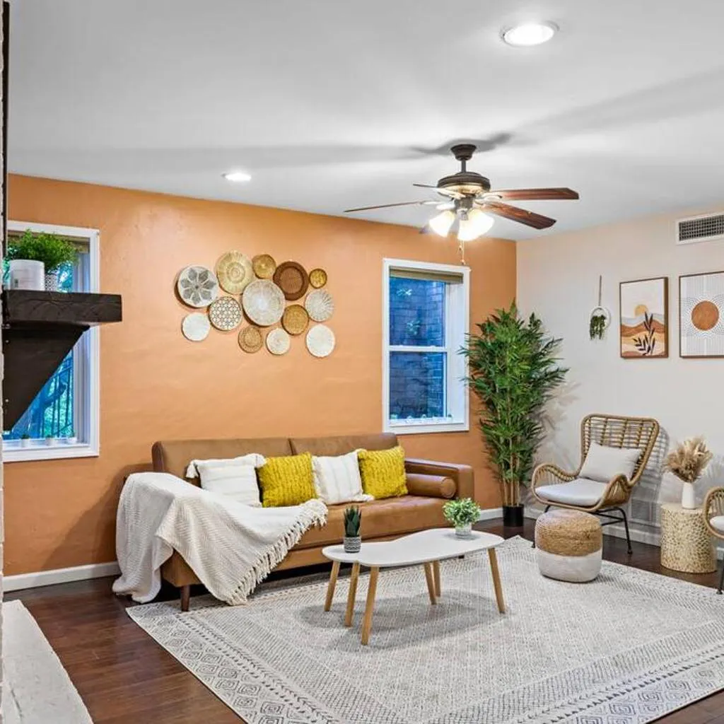 Photograph of Cozy Buckhead Suite - great area, free easy parking, near shops and restaurants