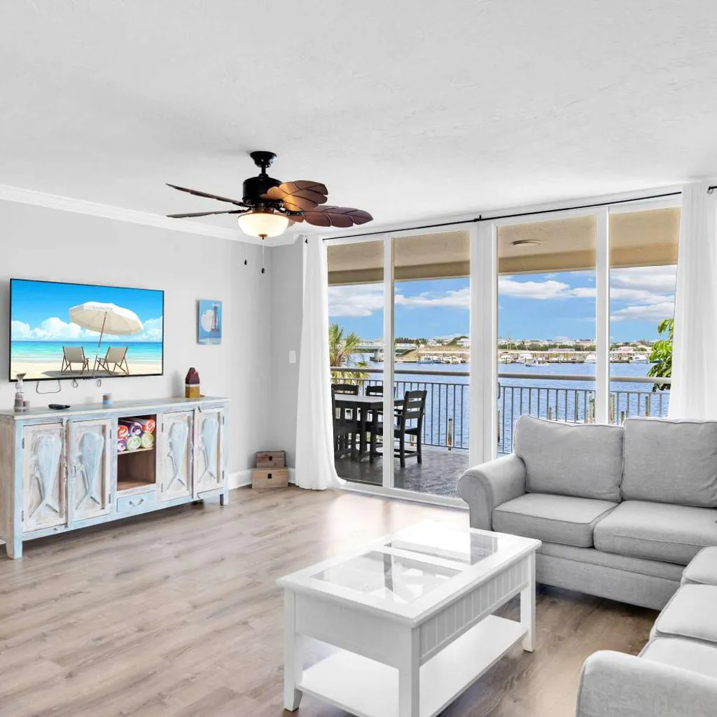 Photograph of Eleuthera - 2x2 Fully Updated Old Town Waterfront Corner Condo