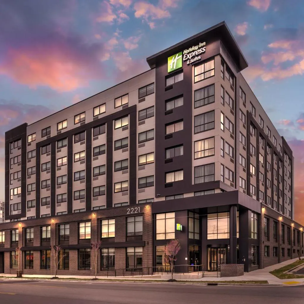 Photograph of Holiday Inn Express & Suites Nashville West End - Univ Area by IHG