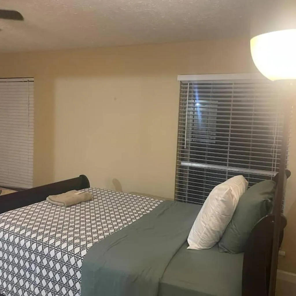 Photograph of Spacious 4BR Houston Family Home Sleeps 8 Pet Friendly with Great WiFi Near Sugar Land and Attractions